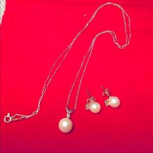 Sweetheart set Pearl Necklace/Earrings